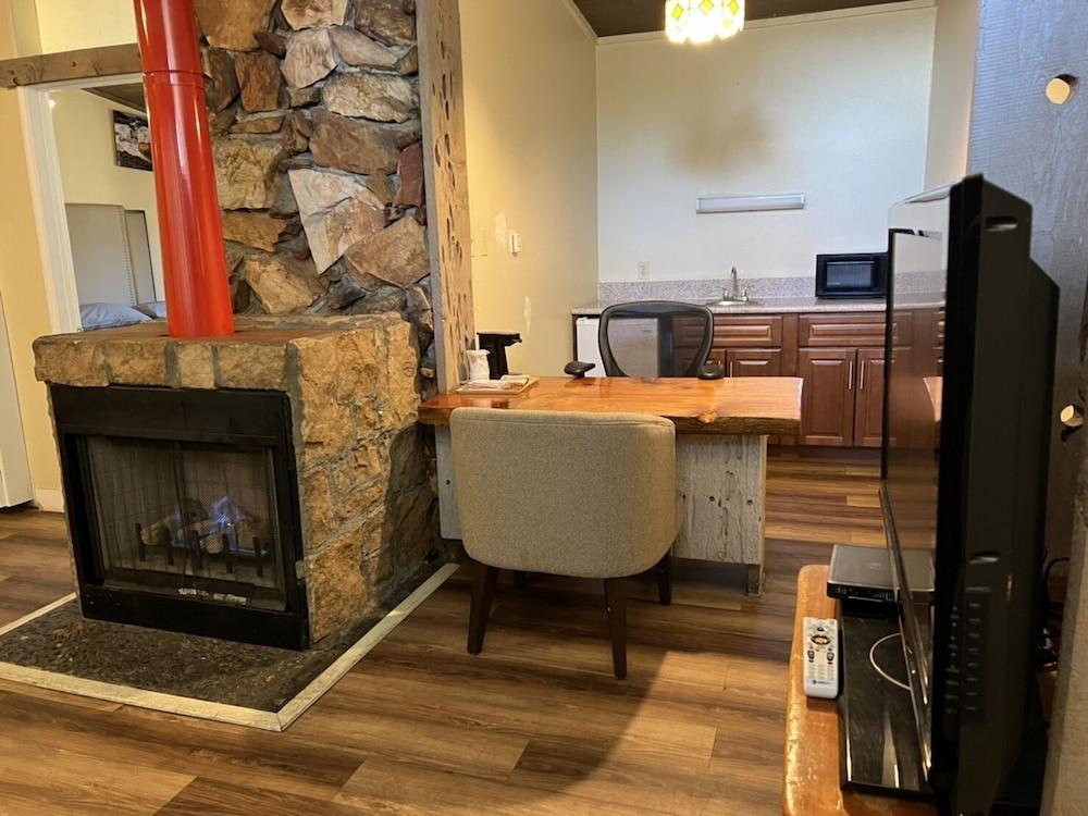 Studio 9 Big Bear photo 18