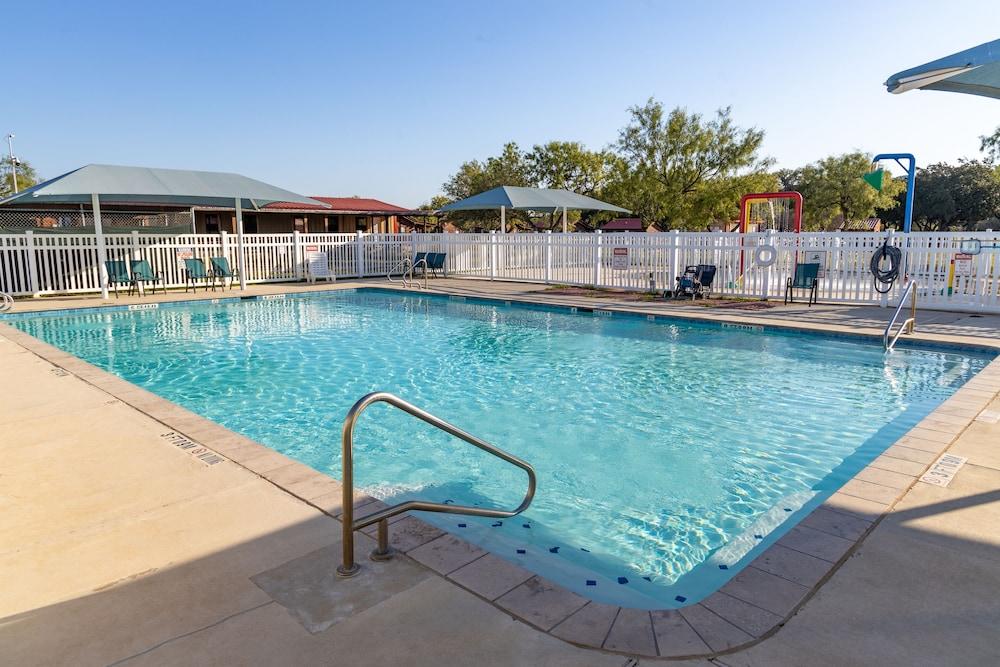 Nueces River RV & Cabin Resort photo 14