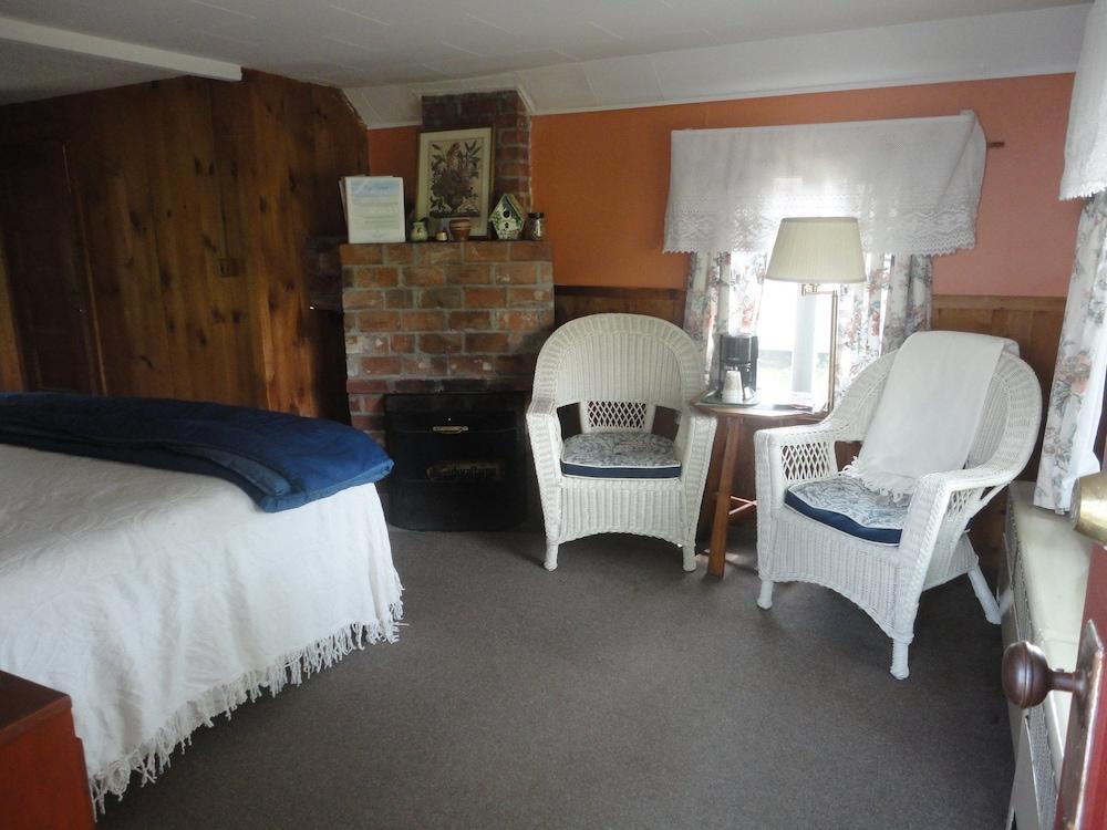 The Cabins at Autumn Mountain Winery photo 24