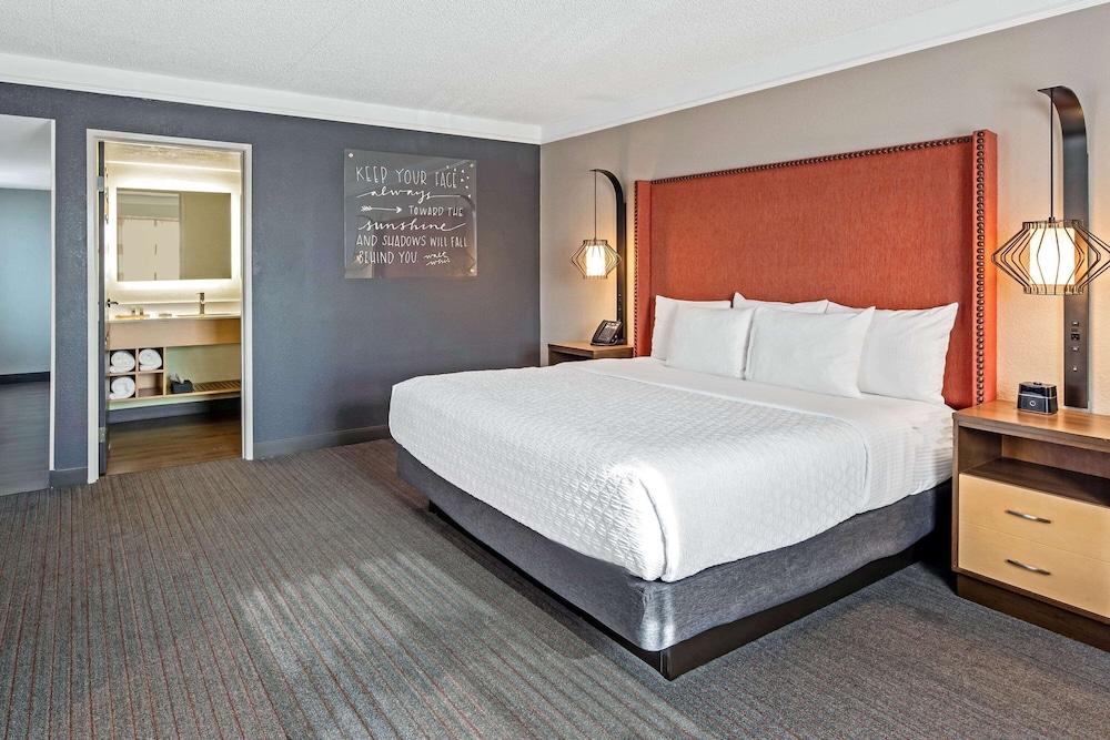 La Quinta Inn & Suites by Wyndham San Francisco Airport N photo 25
