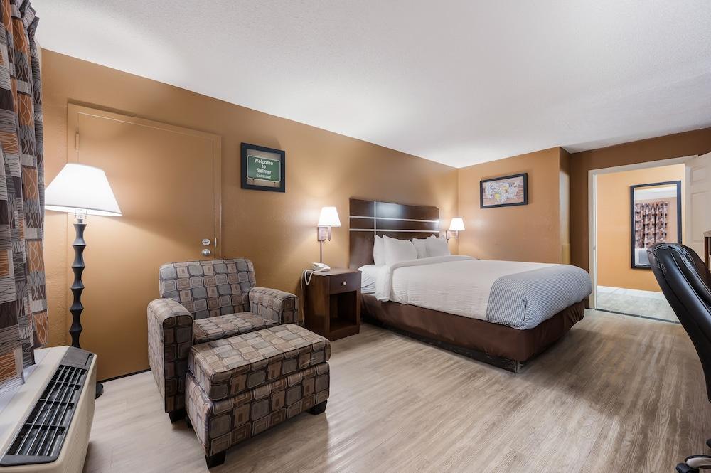 Econo Lodge Selmer photo 33