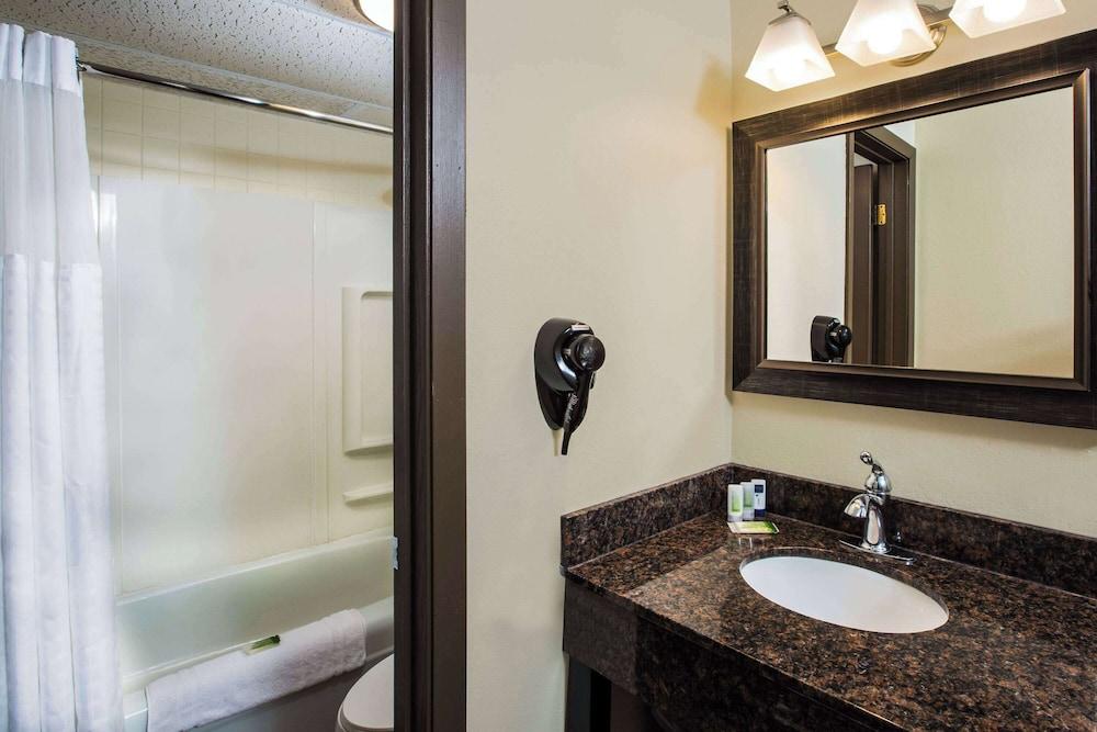 AmericInn by Wyndham Baxter Brainerd photo 17