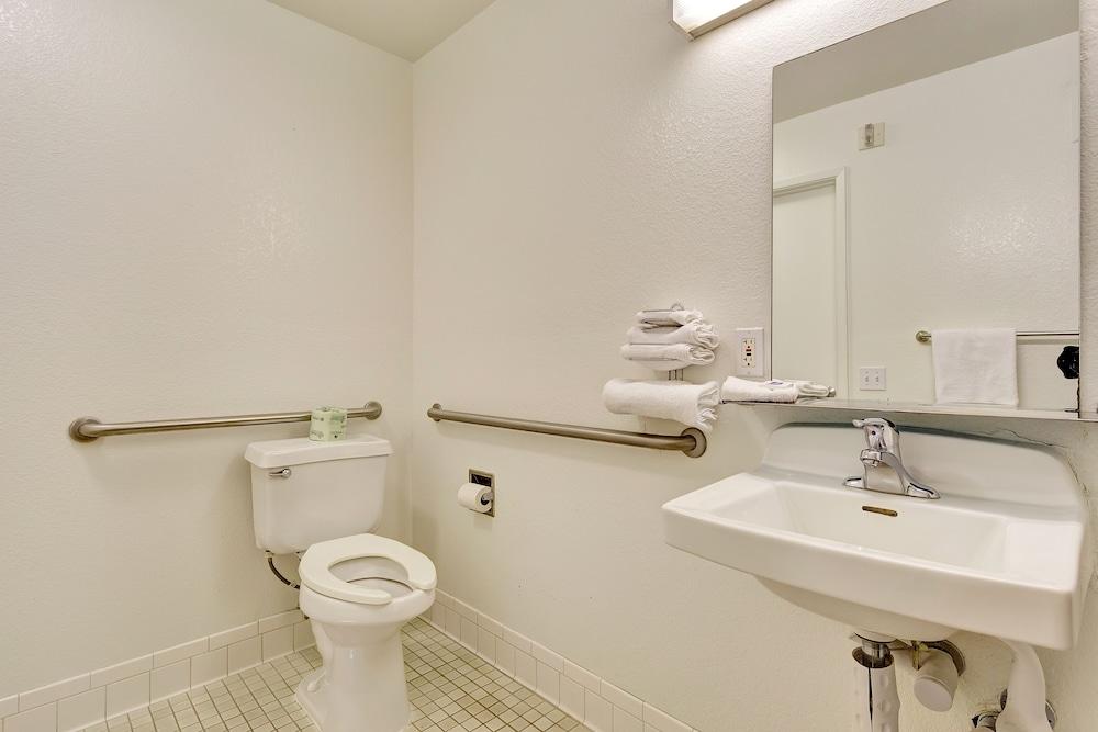 Motel 6 – Santa Rosa, CA - South photo 11