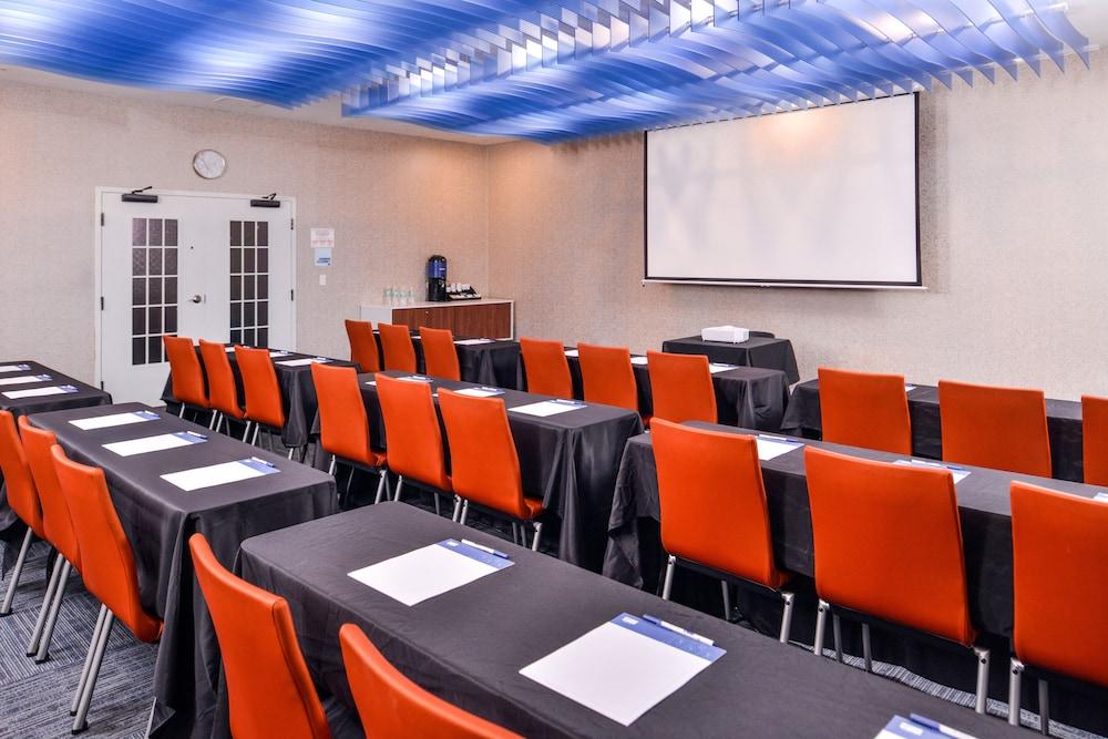 Holiday Inn Express Tampa N I-75 - University Area by IHG photo 60