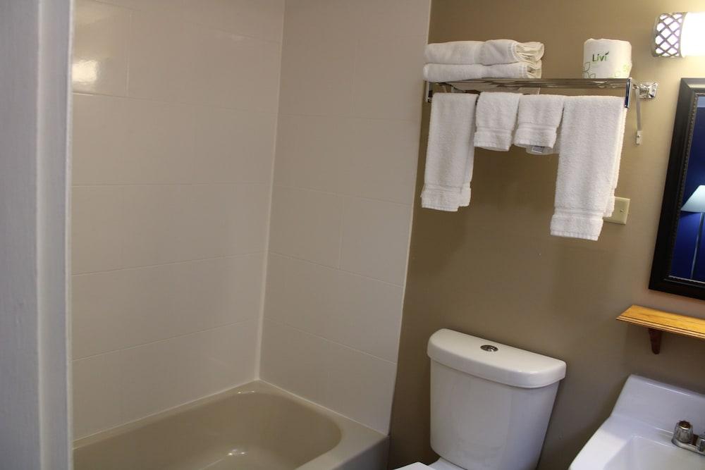 Claremont Motor Lodge photo 15