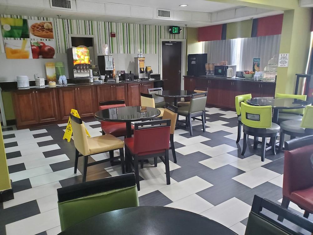 Quality Inn Prattville I-65 photo 29
