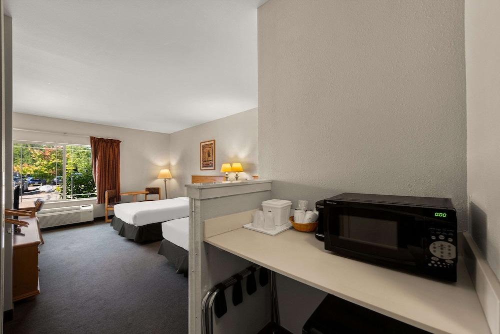 Rodeway Inn & Suites Tomahawk photo 19