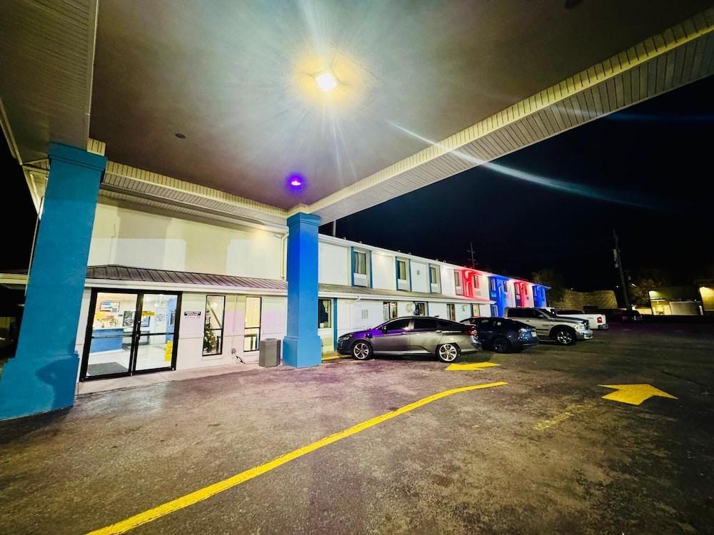 express inn photo 21