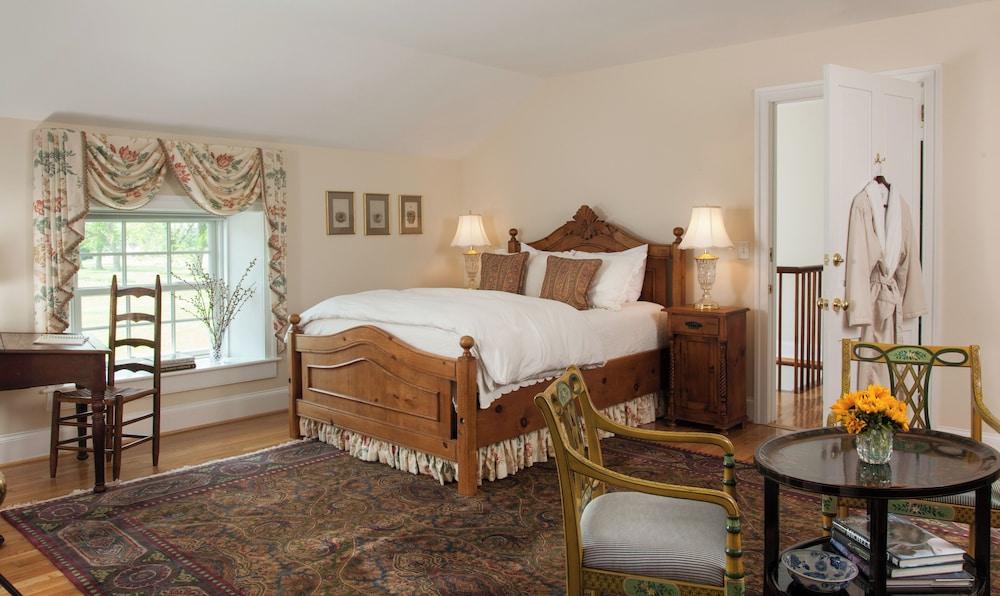 Warner Hall photo 2