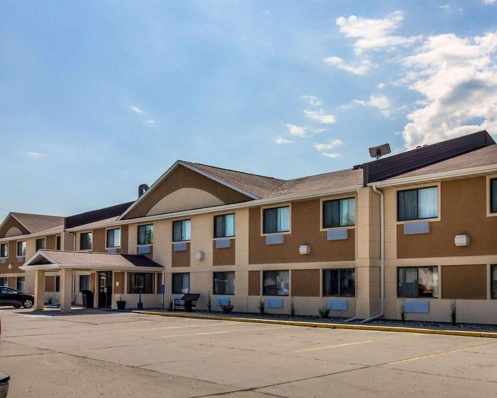 Travelodge by Wyndham Fargo West Acres photo 30