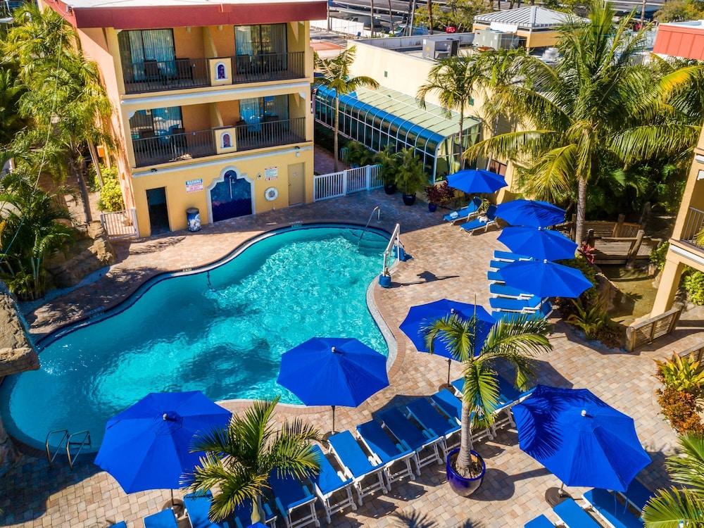 Coconut Cove All-Suite Hotel photo 11