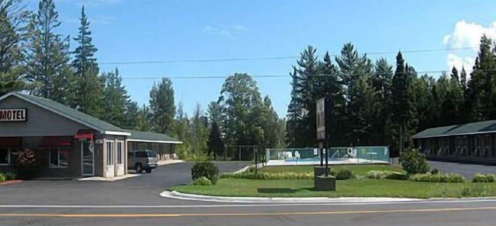 Capri Motel photo 19