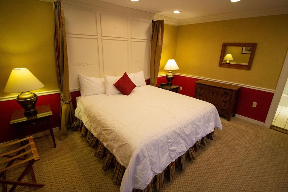 Delamater Inn photo 72