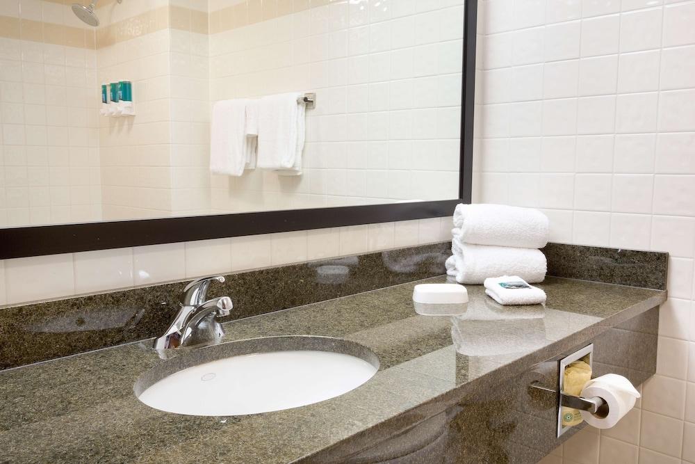 Drury Inn & Suites Austin North photo 14