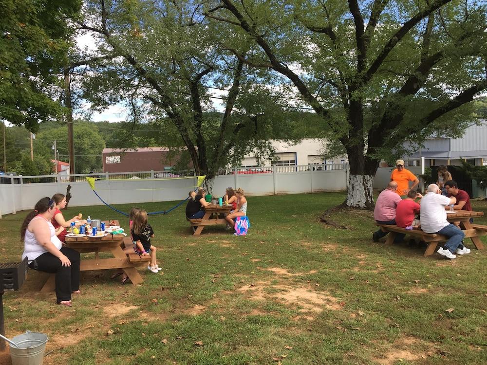 Current River Inn photo 4