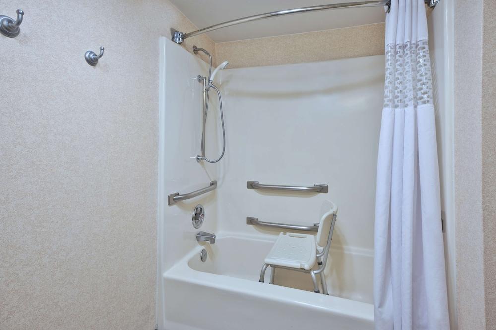 Hampton Inn Washington-Dulles Int'l Airport South photo 17
