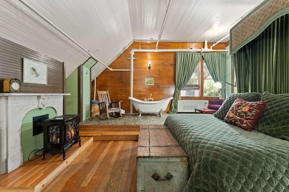 Mccloud Mercantile Hotel photo 67