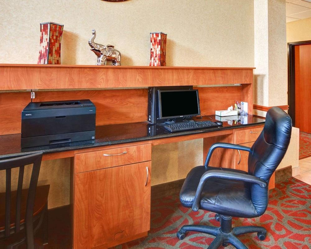Quality Suites Near Cedar Creek Lake photo 45