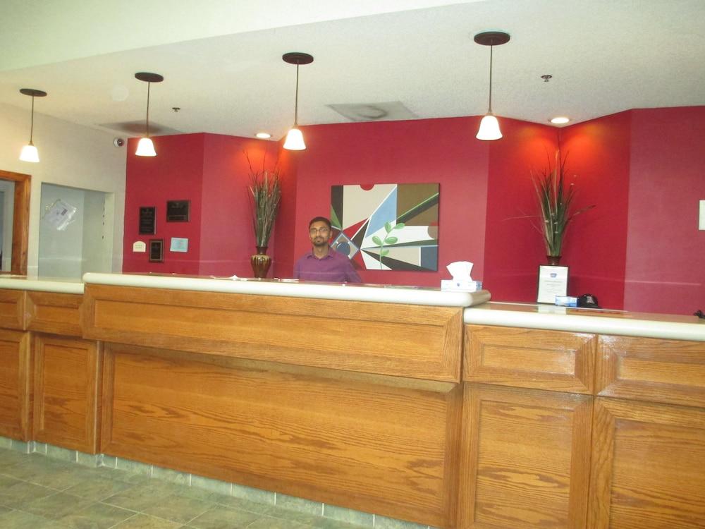 Salina Ambassador Hotel and Conference Center photo 3