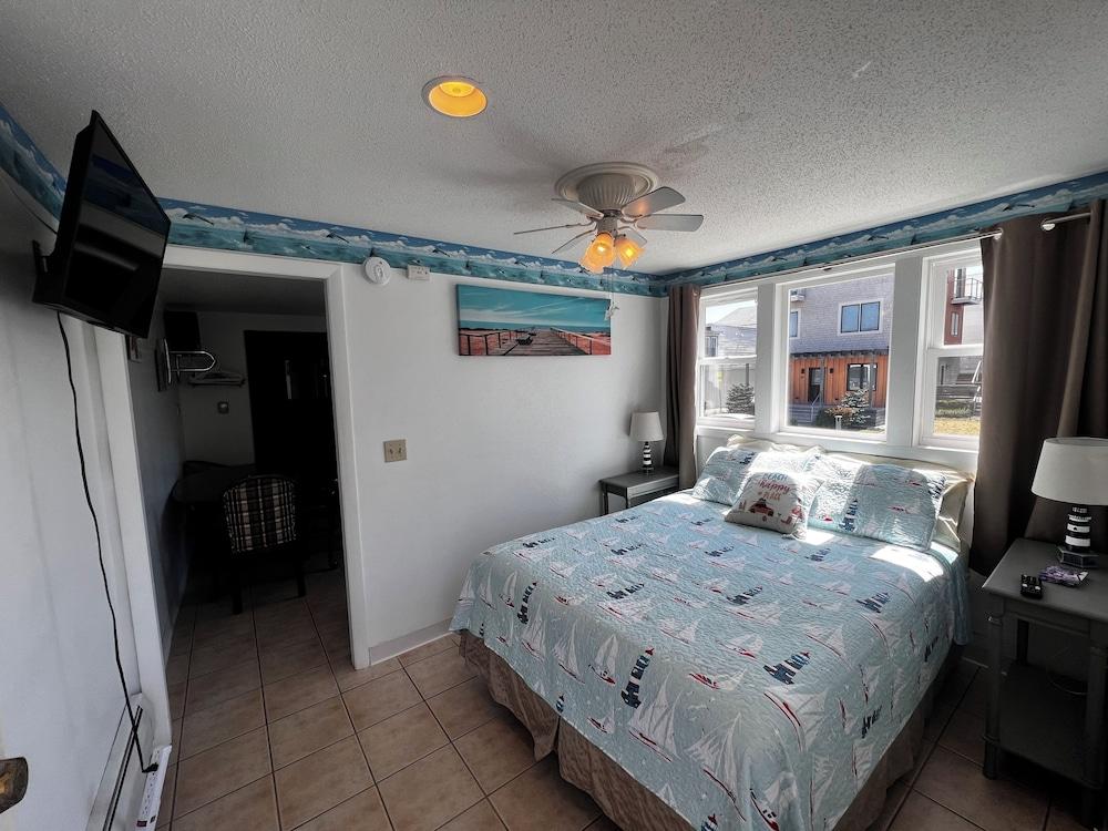 Green Dolphin Motel photo 15