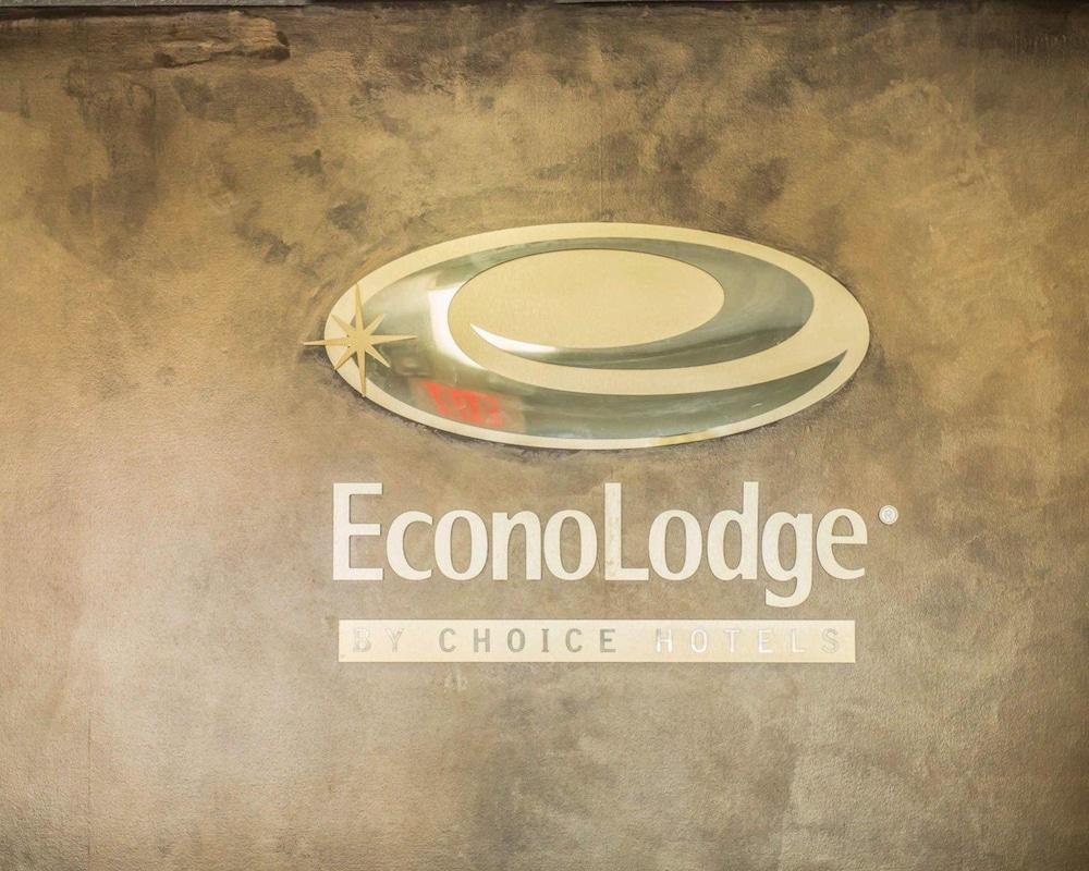 Econo Lodge Panama City St. Andrews photo 2
