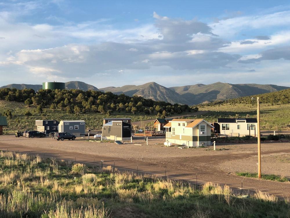 Trail and Hitch Tiny Home Hotel and RV photo 70
