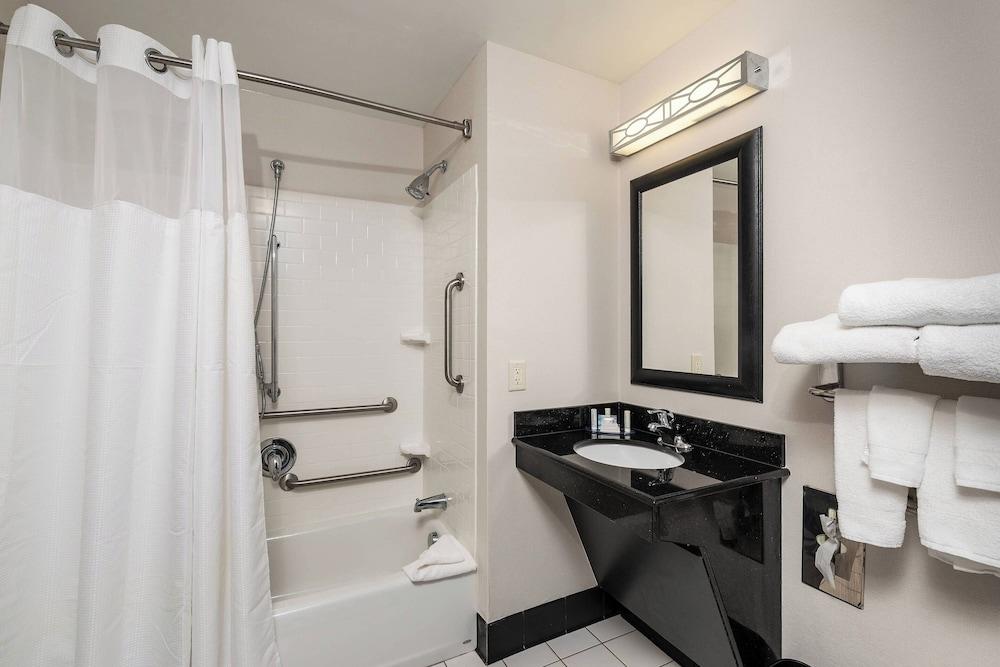 Fairfield Inn & Suites by Marriott Philadelphia Valley Forge/Great Valley photo 35