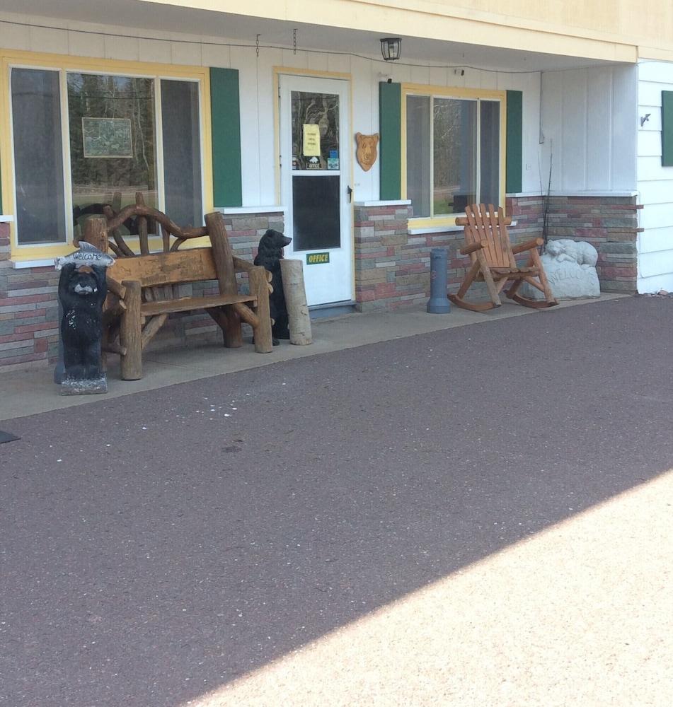 Sunshine Motel and Cabins photo 19