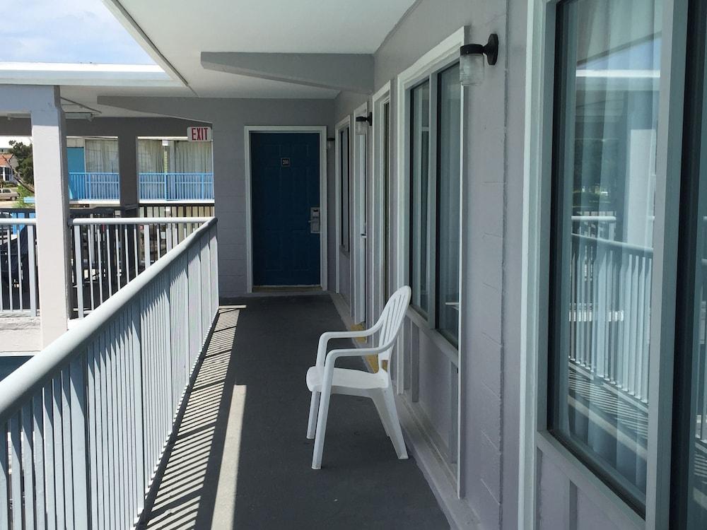 Admiral Motor Inn photo 9