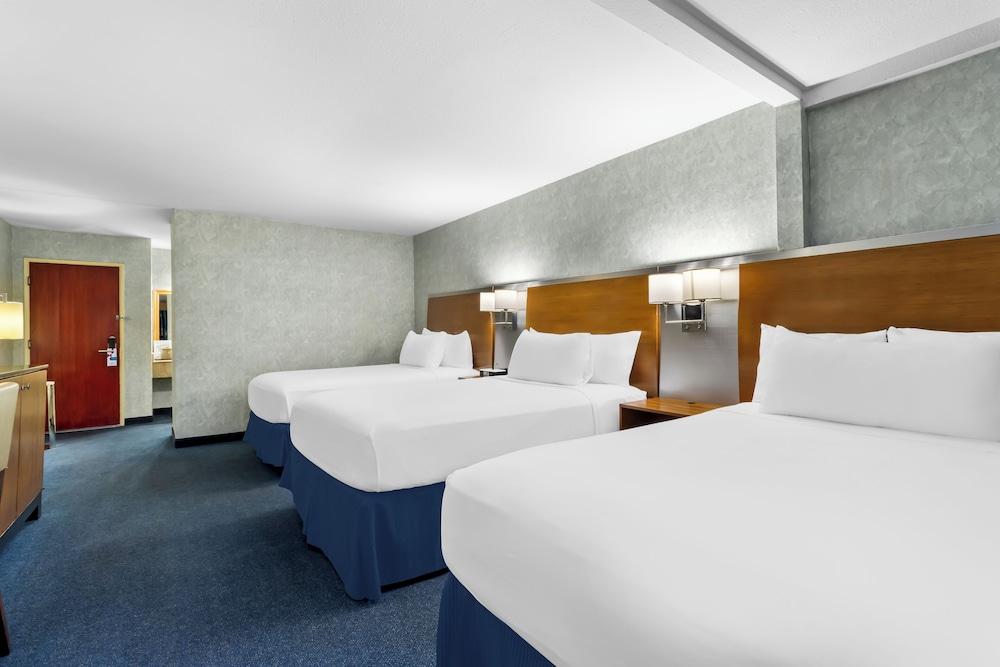Hiltop Hotel photo 9