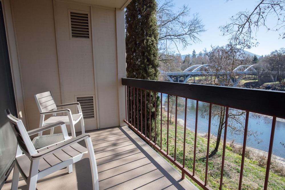 Riverside Inn photo 45