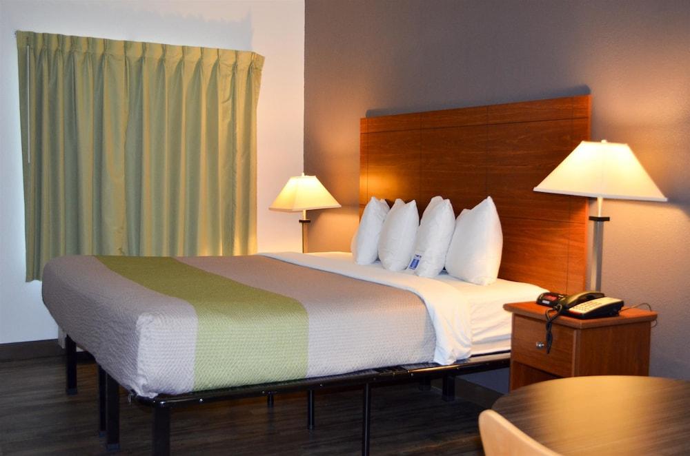 Studio Suites Extended Stay Chattanooga TN photo 3