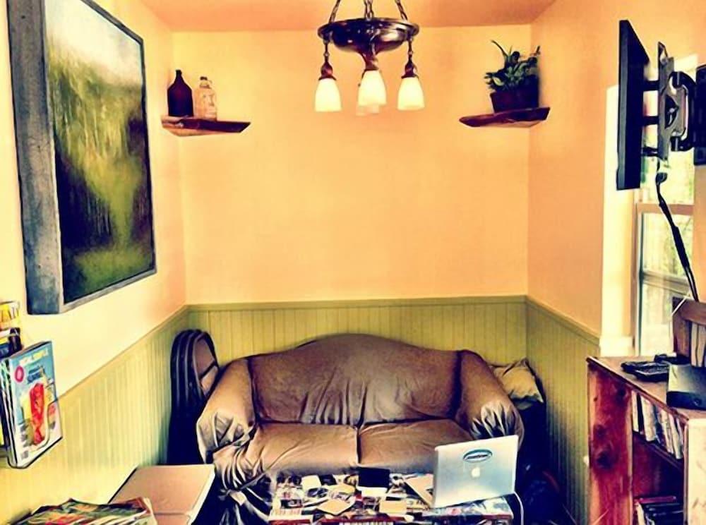 Whitefish Hostel photo 10