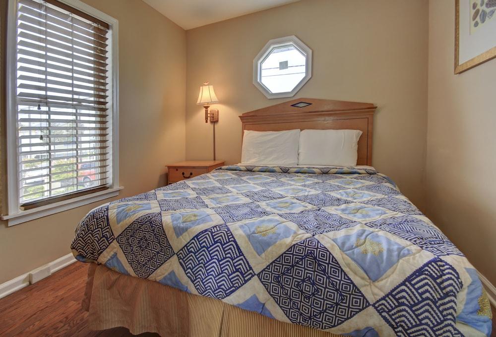 Ambassador Inn photo 6