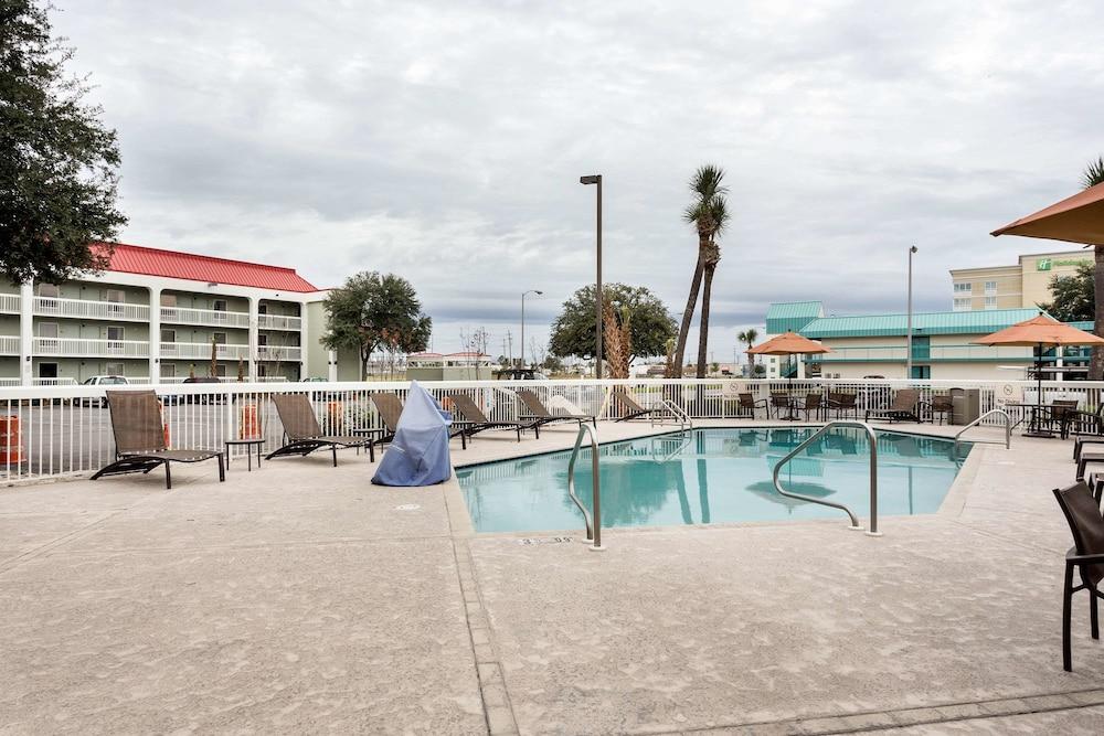 Quality Inn Gulfport I-10 photo 25