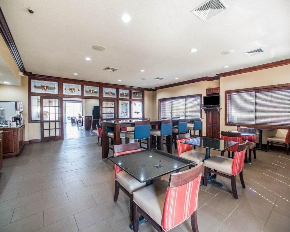 Comfort Suites Columbia - University Area photo 26