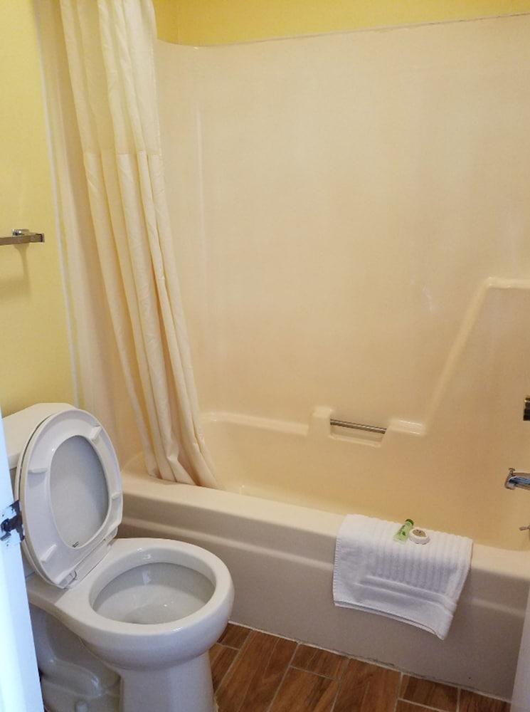 Budget Host Inn photo 6
