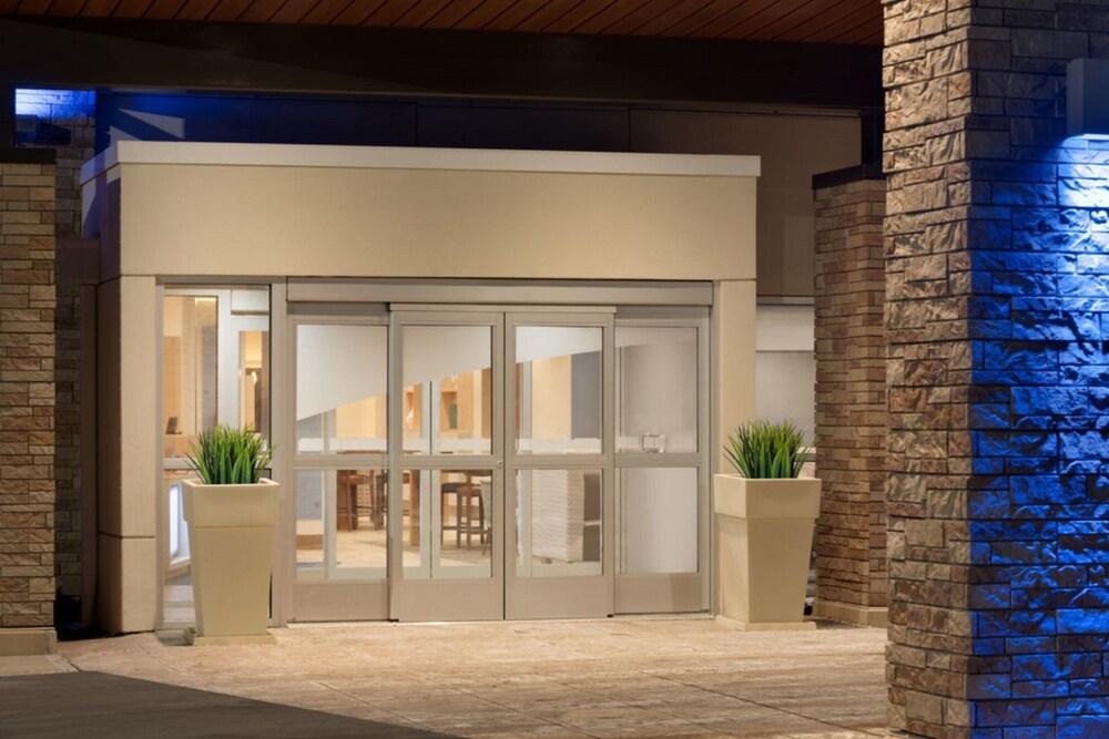 Holiday Inn Express and Suites Muncie Northwest by IHG photo 37