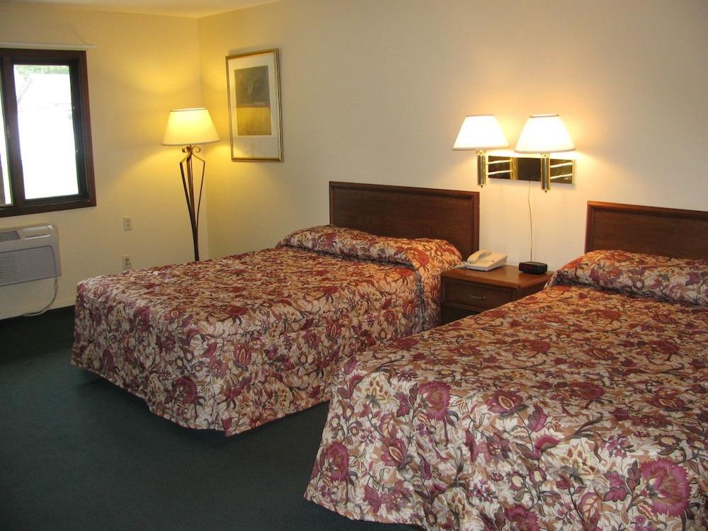 Americas Inn photo 25
