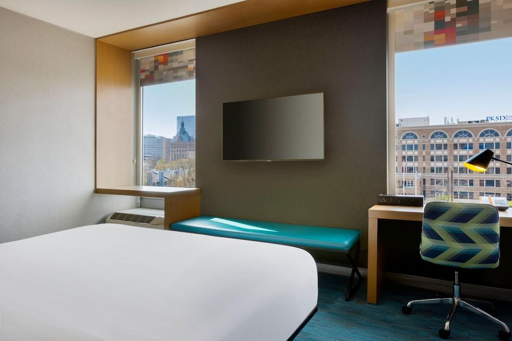Aloft Milwaukee Downtown photo 11
