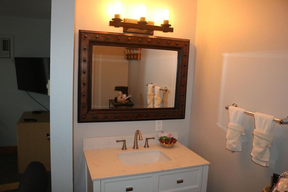Columbine Inn photo 71