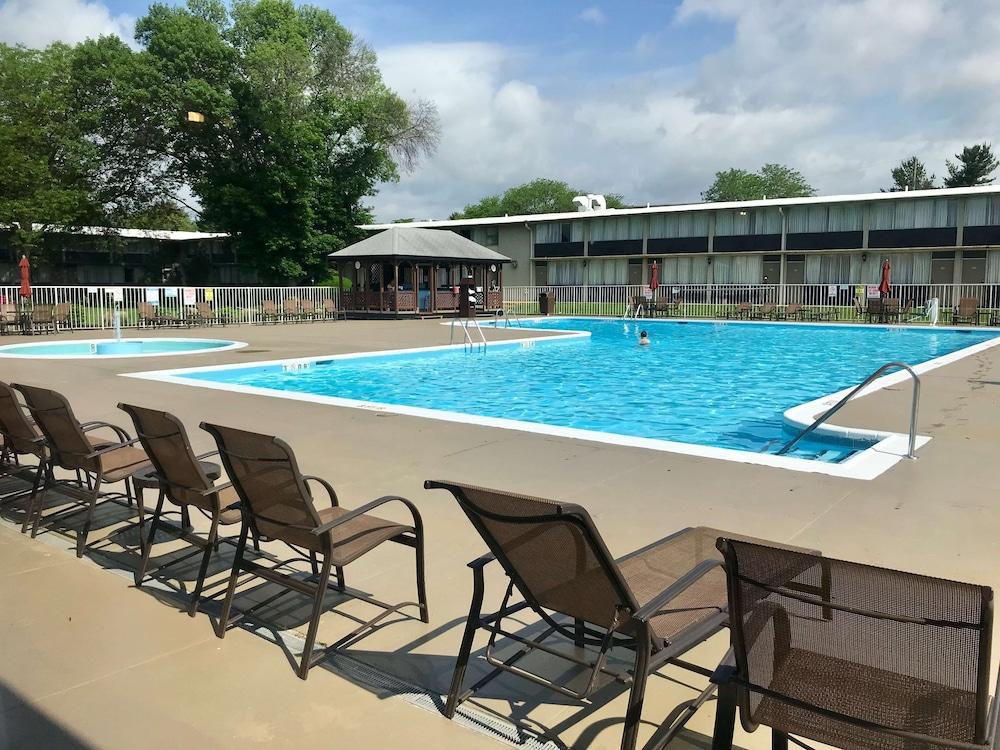 SureStay Plus Hotel by Best Western Lehigh Valley photo 9