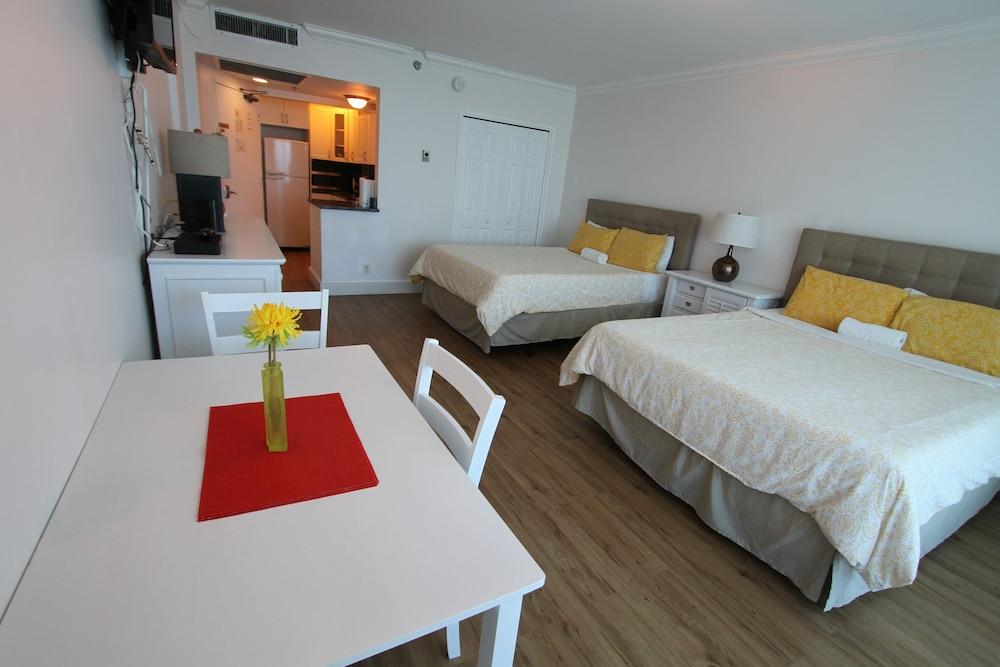 Soleil Apartments at Castle Beach Club photo 88