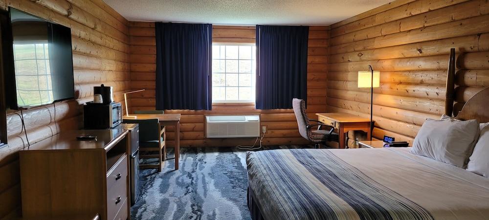 Days Inn & Suites by Wyndham Williamsburg IA North photo 26