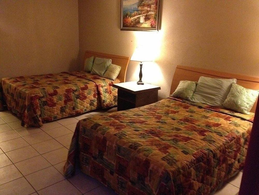 Su Casa Inn & Suites photo 2