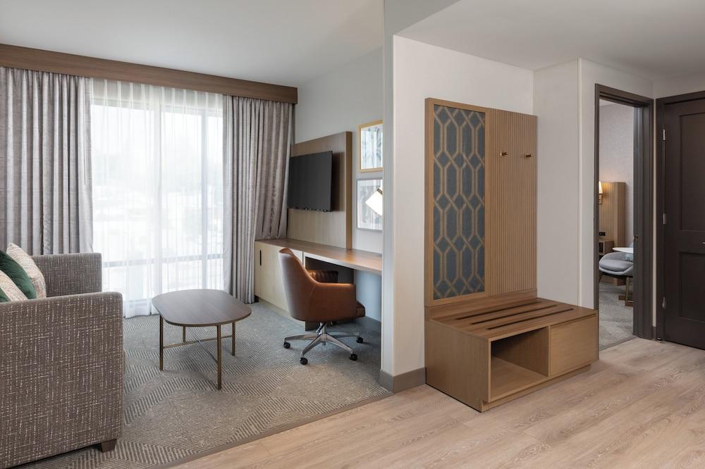 Holiday Inn & Suites Monterey Park Los Angeles by IHG photo 89