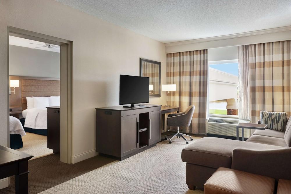 Hampton Inn & Suites Montgomery-EastChase photo 7