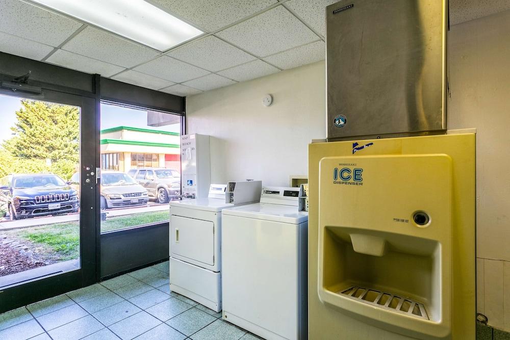 Americas Best Value Inn Edgewood photo 21