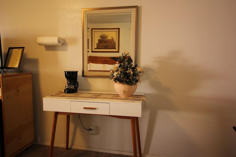 Mariner's Cove Inn photo 9