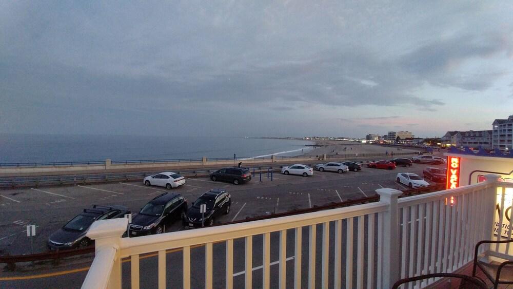 Breakers by the Sea photo 42